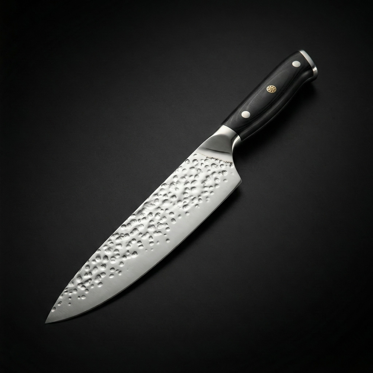 Couteau de chef japonais martelé à la main – Lame de précision de 7,9 pouces (20 cm)