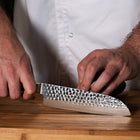 Couteau santoku martelé de style japonais – 18 cm lame de précision