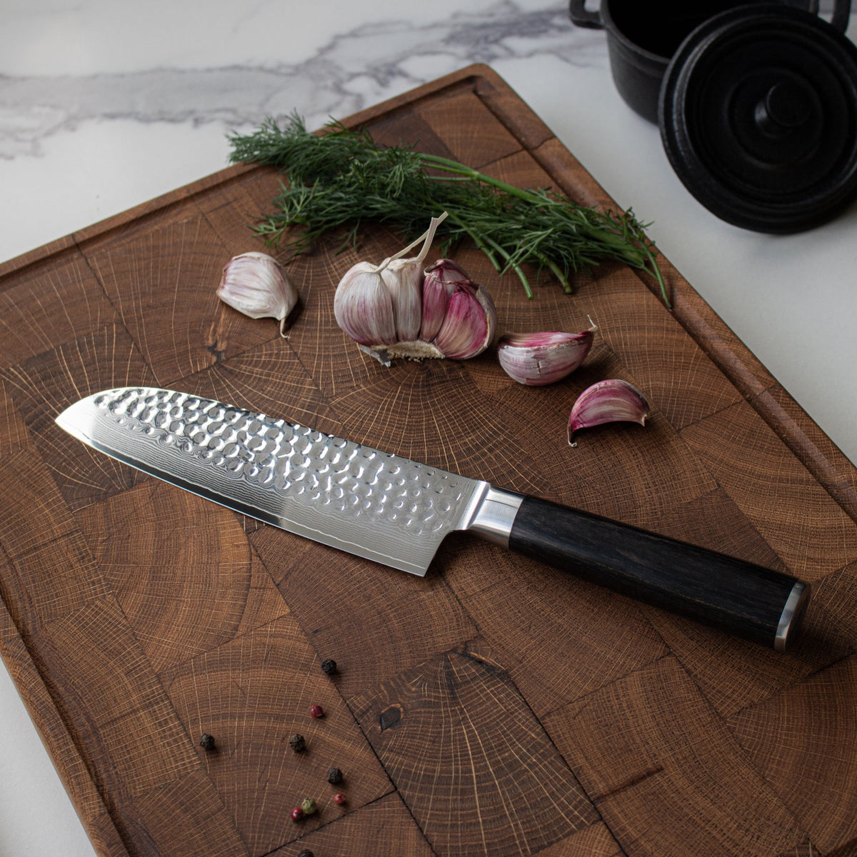 Couteau santoku martelé de style japonais – 18 cm lame de précision