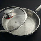 Poêle en titane martelée avec soin