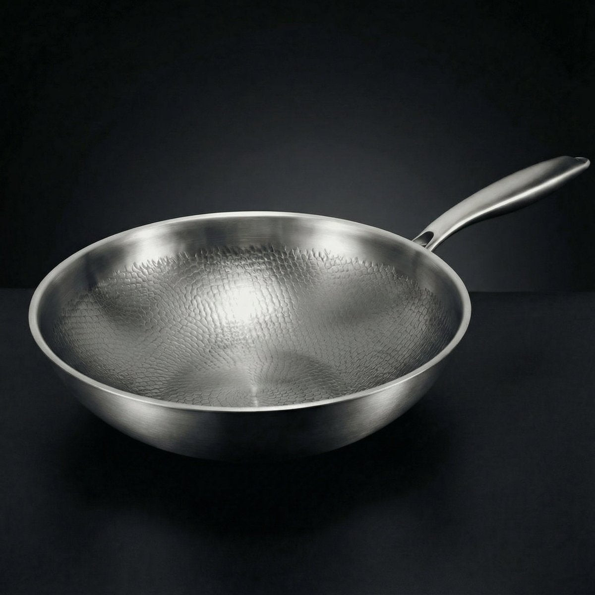 Set familial en Titane martelé : 4 poêles & ustensiles