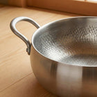 Marmite en titane martelée profonde