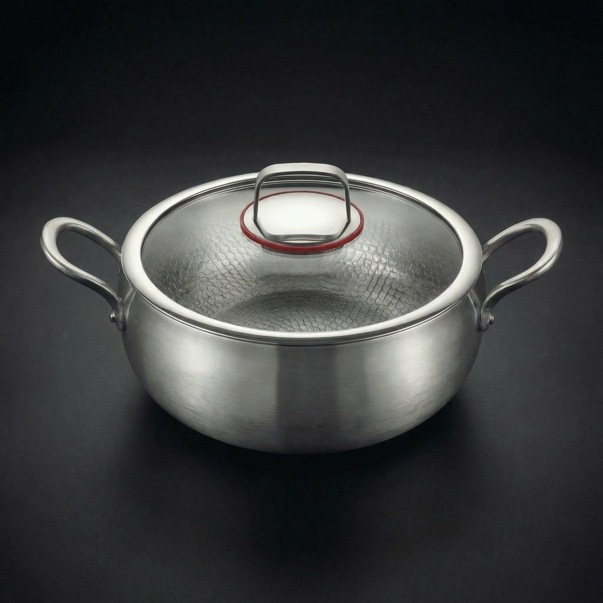 Marmite en titane martelée profonde